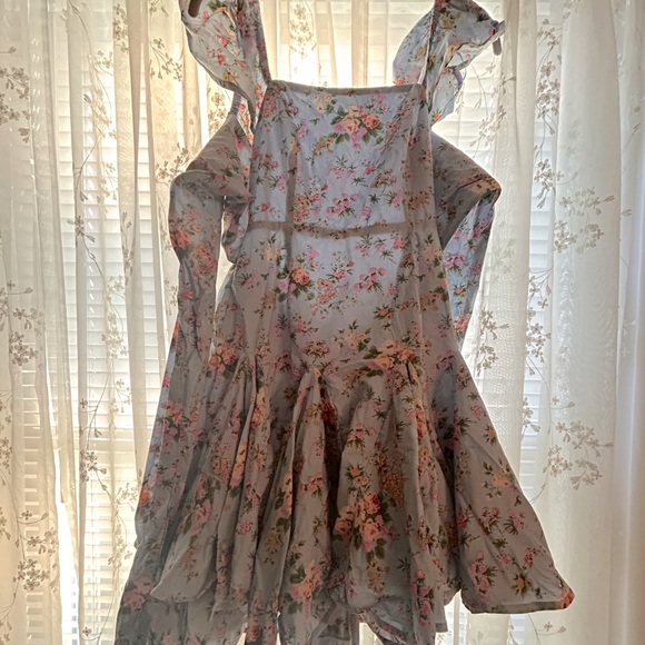 Dresses & Skirts - Little blue floral dress